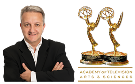 Francisco Javier Arbolí con sus dos premios Emmy